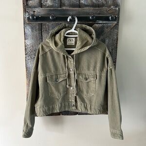 Women's Zara Cropped Snap Button Cropped Shacket w/Hood